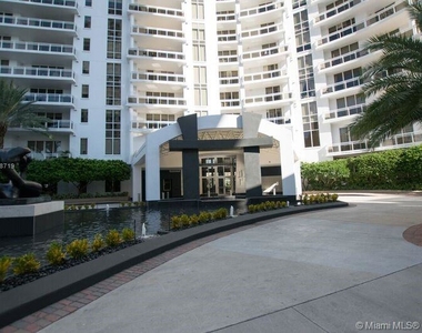 901 Brickell Key Blvd - Photo Thumbnail 25