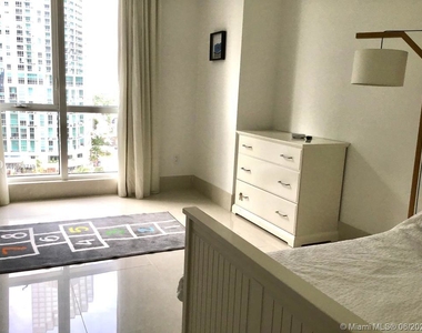 901 Brickell Key Blvd - Photo Thumbnail 8