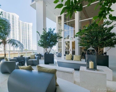 901 Brickell Key Blvd - Photo Thumbnail 32