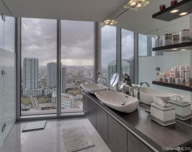 200 Biscayne Boulevard Way - Photo Thumbnail 10