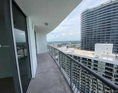 1750 N Bayshore - Photo Thumbnail 9