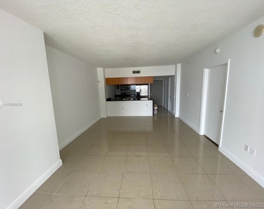 1750 N Bayshore - Photo Thumbnail 3