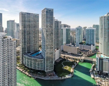 475 Brickell Ave - Photo Thumbnail 15