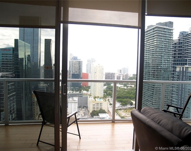 1060 Brickell Ave - Photo Thumbnail 4