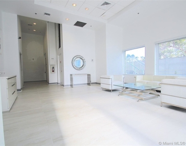 6362 Collins Avenue - Photo Thumbnail 20