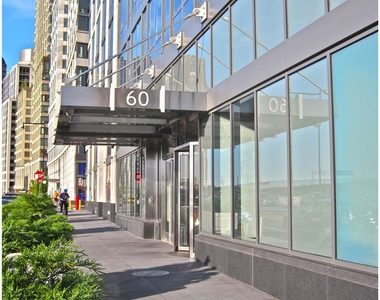 60  Riverside Blvd - Photo Thumbnail 1