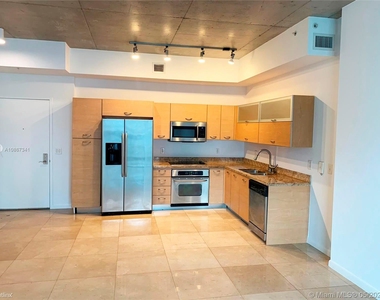 2275 Biscayne Blvd - Photo Thumbnail 1