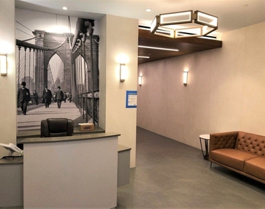 110 Greenwich Street - Photo Thumbnail 4