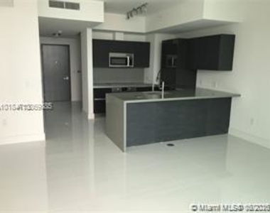 1080 Brickell Ave - Photo Thumbnail 7