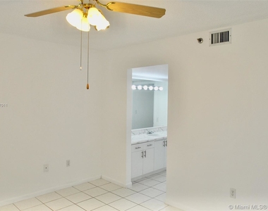 9156 Collins Ave - Photo Thumbnail 14