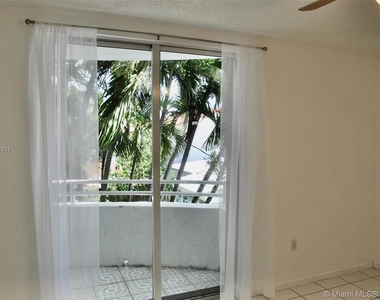 9156 Collins Ave - Photo Thumbnail 12