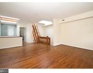 919 Spruce Street - Photo Thumbnail 14