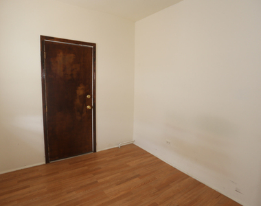 1212 Thorndale - Photo Thumbnail 14