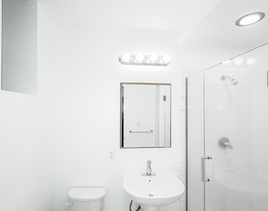 151 West 16th Street - Photo Thumbnail 7