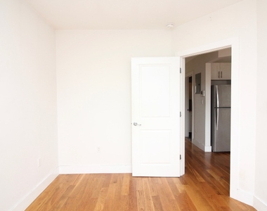 224 Vernon Ave - Photo Thumbnail 7