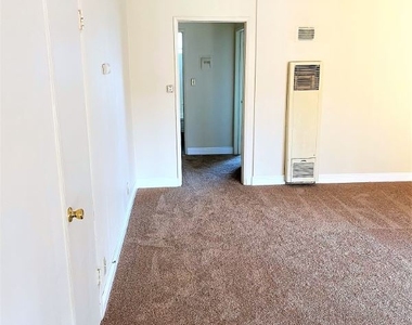 2115 Placentia Ave 19 - Photo Thumbnail 7