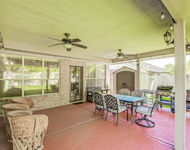 4823 Silverlake Drive - Photo Thumbnail 23