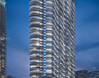 1000 Brickell Plaza - Photo Thumbnail 5