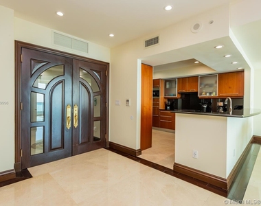 1331 Brickell Bay Dr - Photo Thumbnail 3