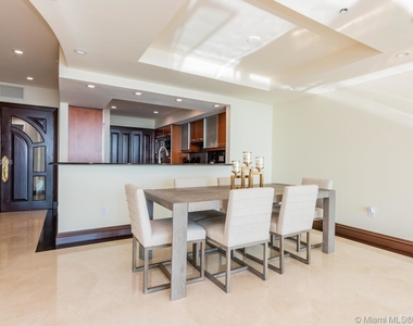 1331 Brickell Bay Dr - Photo Thumbnail 4