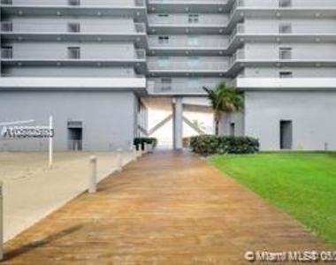 888 Biscayne Blvd  #4109 - Photo Thumbnail 16