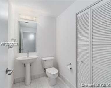 888 Biscayne Blvd  #4109 - Photo Thumbnail 4