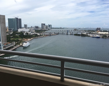 848 Brickell Key Dr - Photo Thumbnail 17