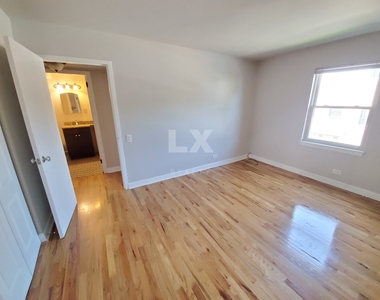 2122 West Foster Ave. - Photo Thumbnail 5