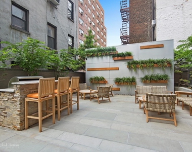 225 East 34th St - Photo Thumbnail 2