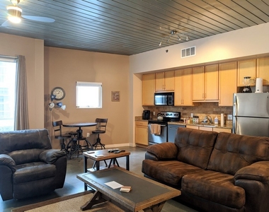 620 Glen Iris Dr Ne Apt 221 - Photo Thumbnail 5