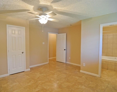 1724 Dolphin Drive - Photo Thumbnail 14