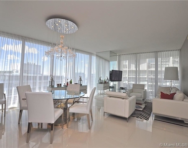 495 Brickell Ave - Photo Thumbnail 7