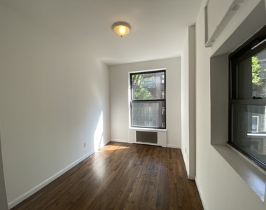 216 East 85 4d - Photo Thumbnail 2