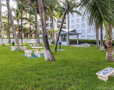 6301 Collins Ave - Photo Thumbnail 39