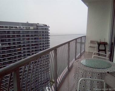 1750 N Bayshore Dr - Photo Thumbnail 1