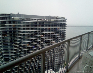 1750 N Bayshore Dr - Photo Thumbnail 0