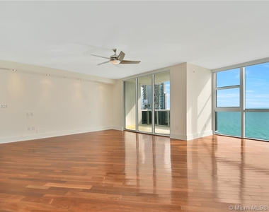 18201 Collins Ave - Photo Thumbnail 10