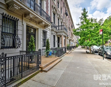 10 West 74th Street - Photo Thumbnail 14