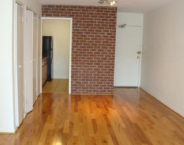 2711 Ordway Street Nw - Photo Thumbnail 3