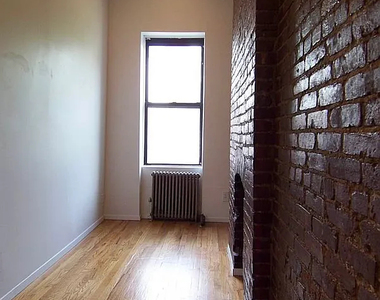 442 WEST 45 STREET - Photo Thumbnail 4