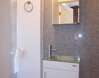 442 WEST 45 STREET - Photo Thumbnail 5