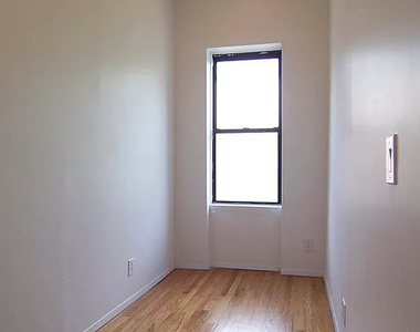 442 WEST 45 STREET - Photo Thumbnail 3
