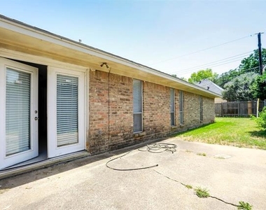 10633 Boedeker Street - Photo Thumbnail 25