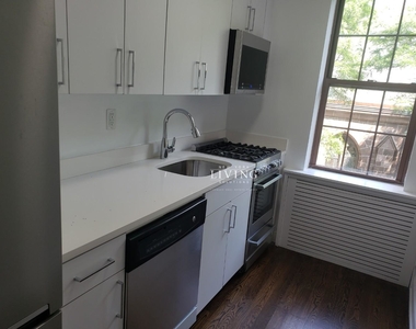 No fee & Free rent + Great price in Brooklyn heights, elevator, laundry room and super on site - Photo Thumbnail 1