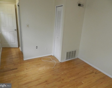 929 Spruce Street - Photo Thumbnail 24