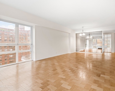 415 East 54th St - Photo Thumbnail 12