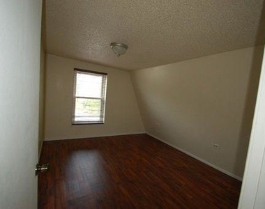 1100 W Morphy Street - Photo Thumbnail 2