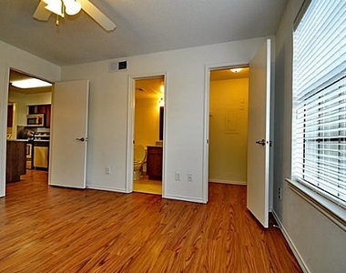 6910 Skillman Street - Photo Thumbnail 6