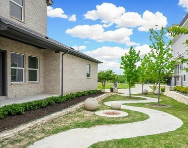 3200 Matisse Lane - Photo Thumbnail 18