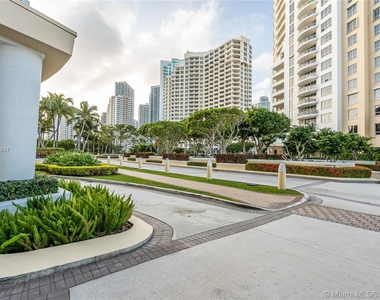 808 Brickell Key Dr  #1904 - Photo Thumbnail 23